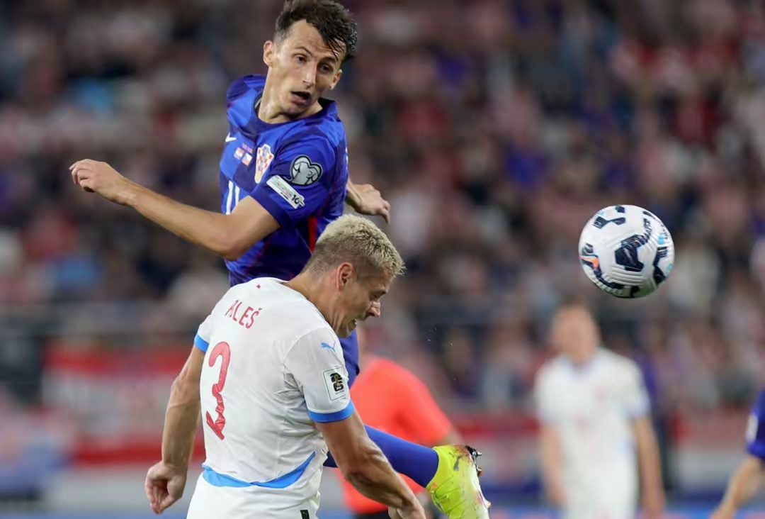 荷兰队狂胜,欧预赛小组领先优势扩大的简单介绍 荷兰队狂胜,欧预赛小组领先优势扩大的简单介绍