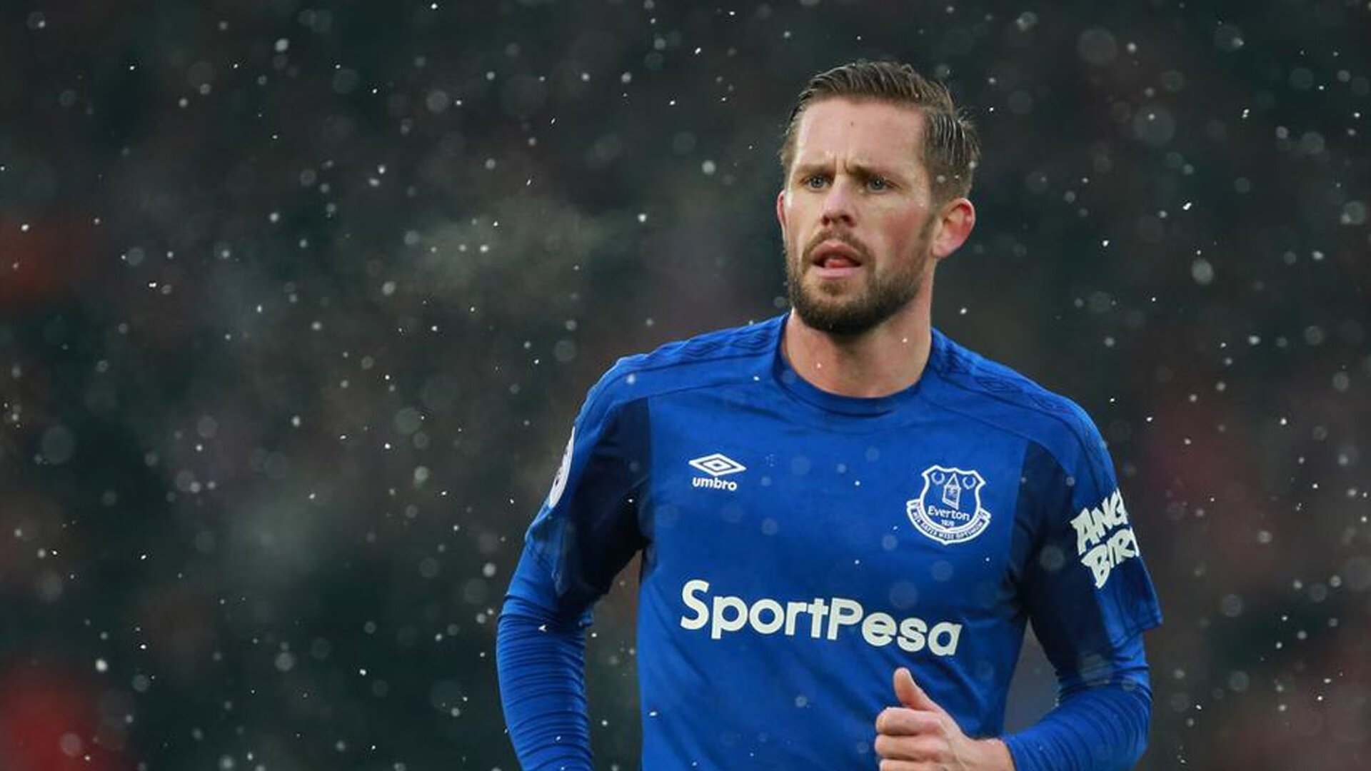 当精密钟表碾过桑巴舞步,莱万惊艳四座背后的足球哲学革命